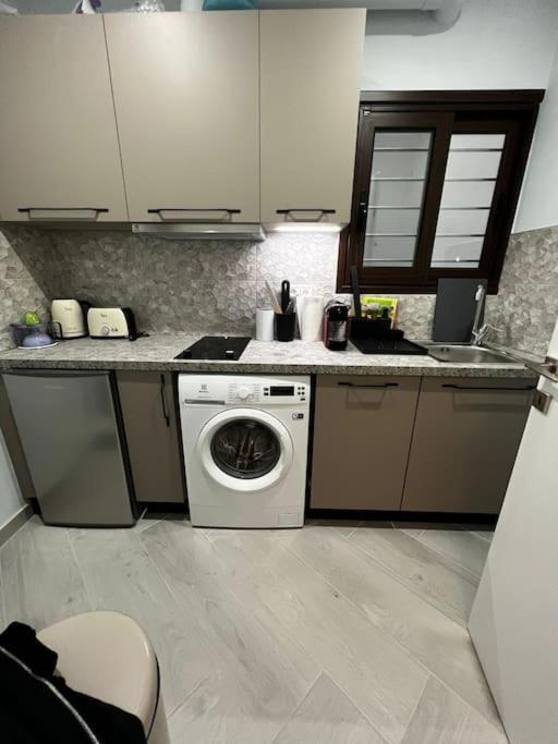 Olivia Luxury Apartment Palio Faliro アテネ エクステリア 写真